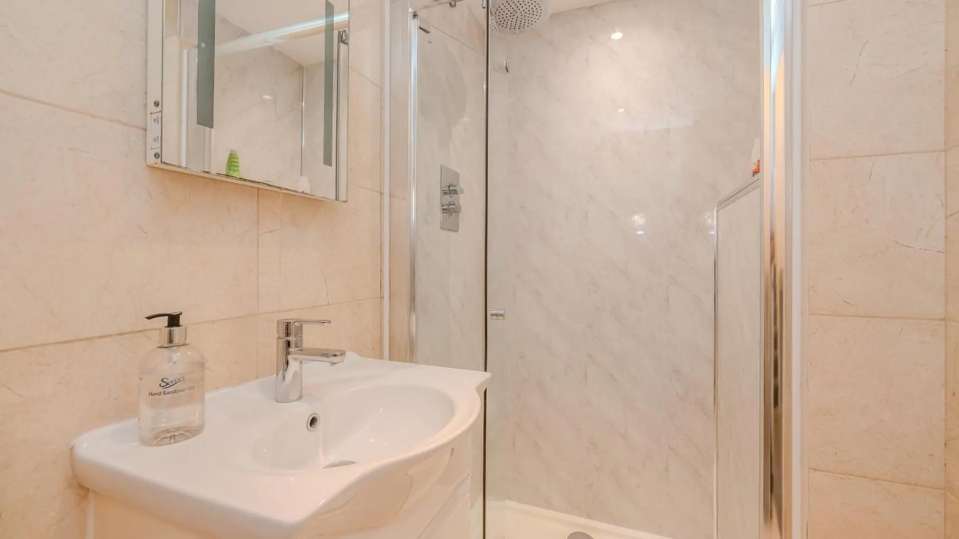 Amazing 2 Bedroom Flat Next To Brighton Beach Sleep 6 0*,