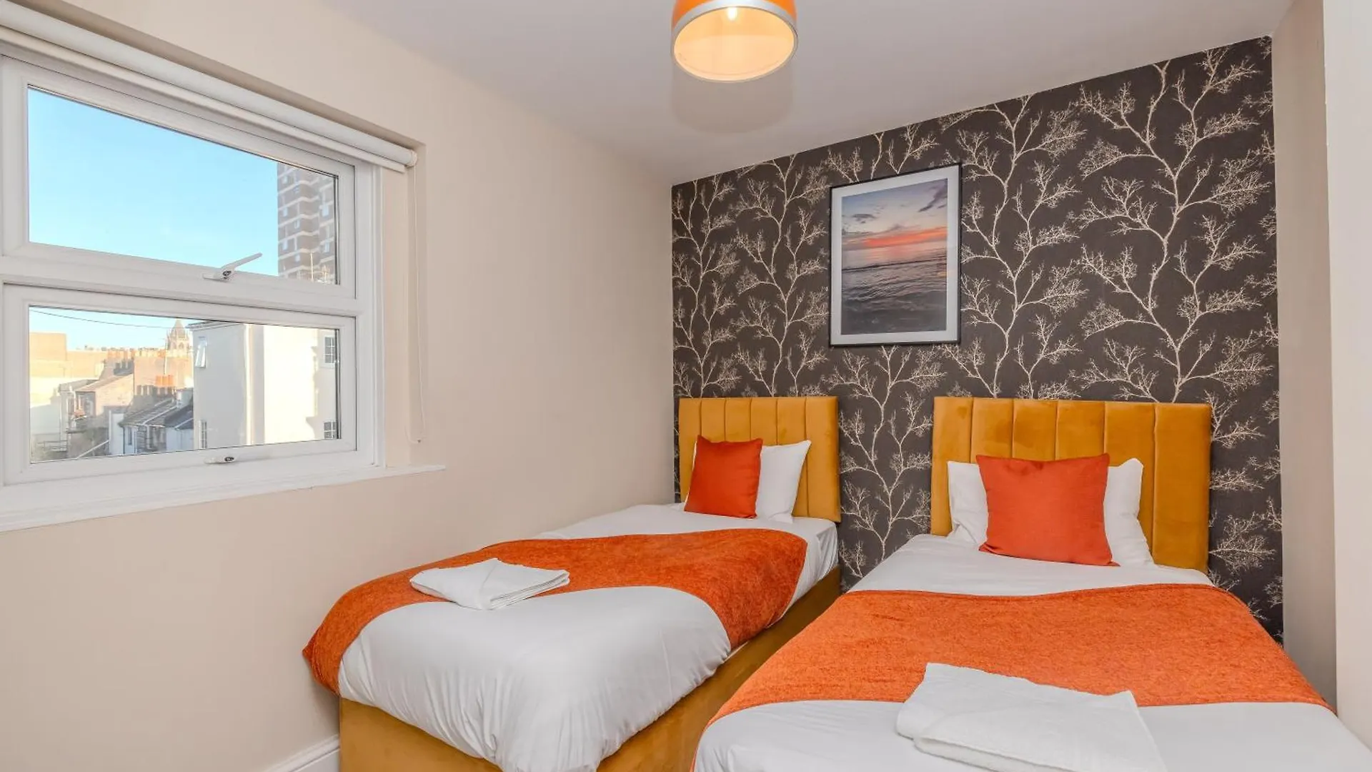 Amazing 2 Bedroom Flat Next To Brighton Beach Sleep 6